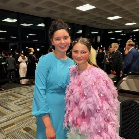 β
olivia kayβ
- Picture 5 of 12